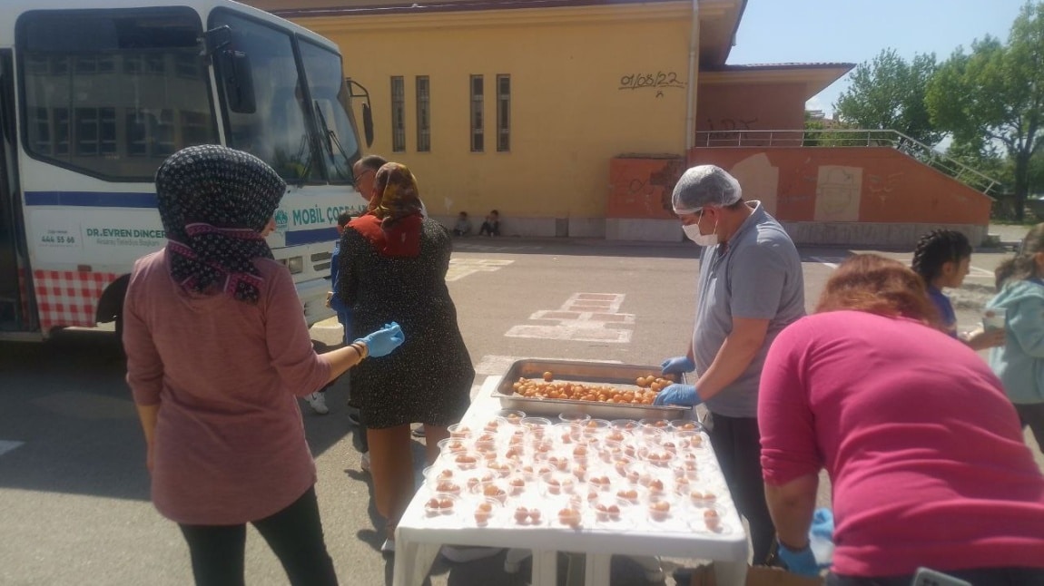 Okulumuz Öğrencilerine Aksaray Belediyesi Tarafından Çorba ve Lokma Tatlısı İkram Edildi.